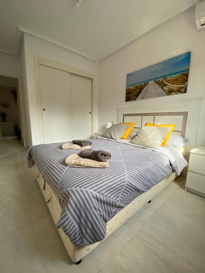 Sunshine Apartment Torrevieja Bagian luar foto